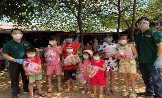 (Nông thôn Việt) - BCG Foundation tặng 2.000 phần quà cho các “Chiến binh nhỏ” nhân dịp Tết Trung thu
