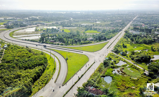 Expanding the road connecting Long An Province with Ho Chi Minh City